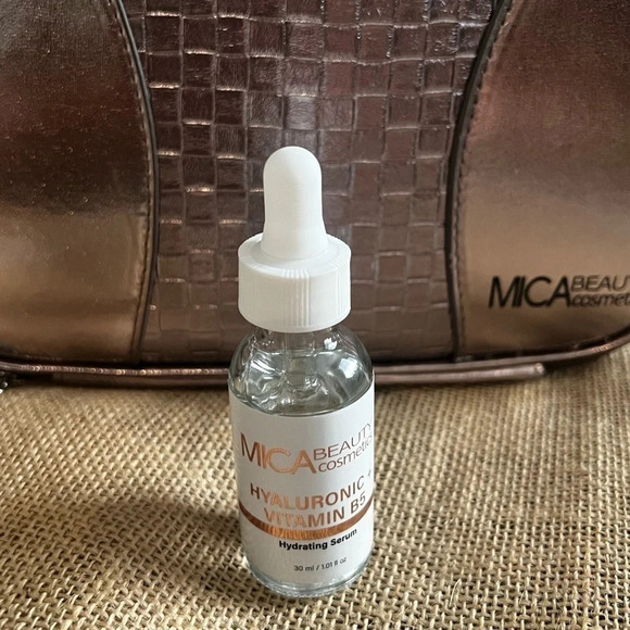 9 Piece Mica Beauty Cosmetics Skincare Set - Picture 5 of 11